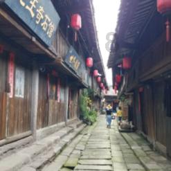 宝马4系ICR改色膜多洛塔紫,神秘而优雅的奢华